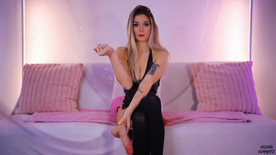 Selena Summerz – SWALLOW